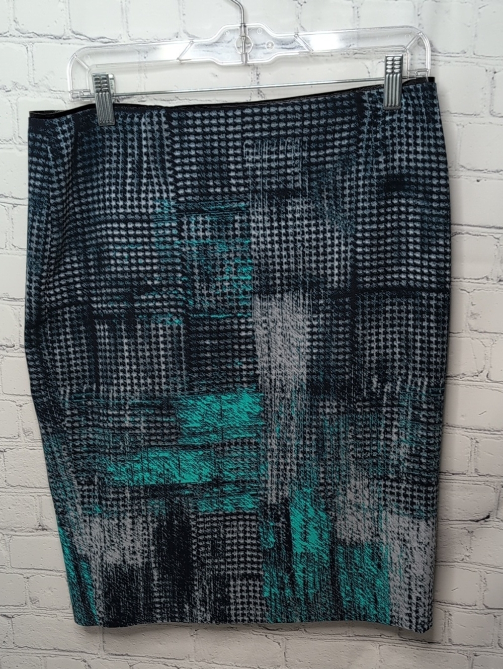 T Tahari Black & Teal Abstract Plaid Pencil Skirt